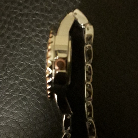 Nwot Bling Sparkle Rhinestone Goldtone watch - Picture 2 of 8